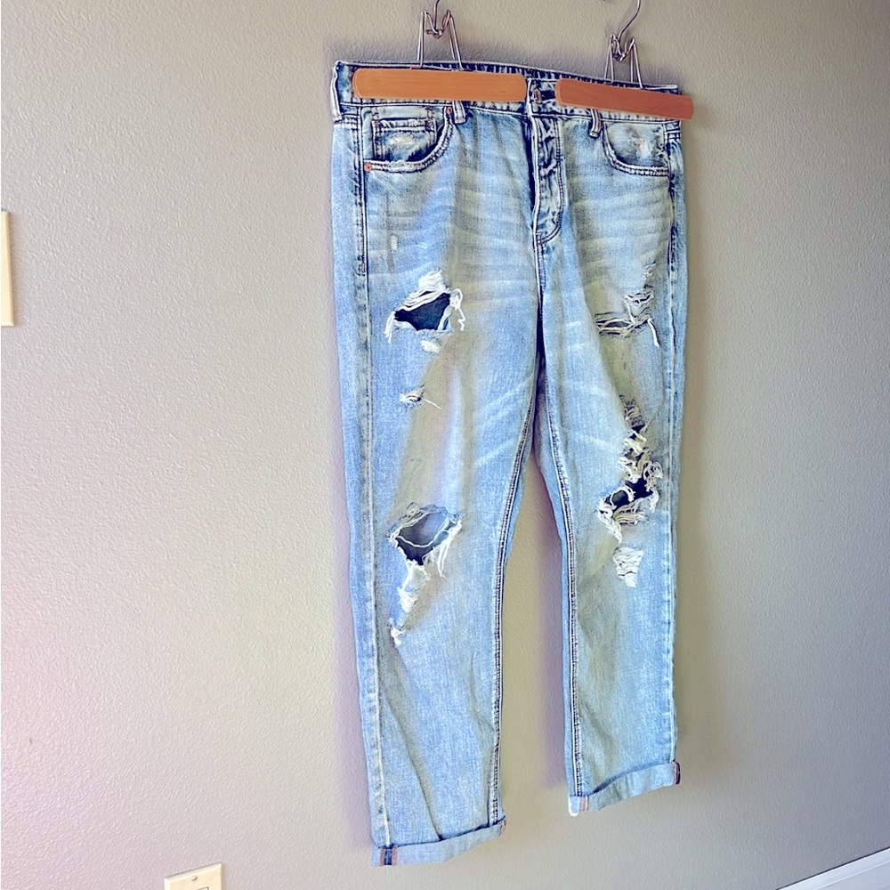 American Eagle Distressed girlfriend jeans - 16